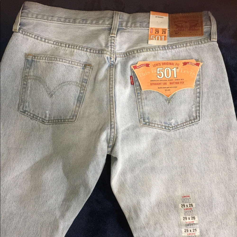 Levi's 501 cropped distressed